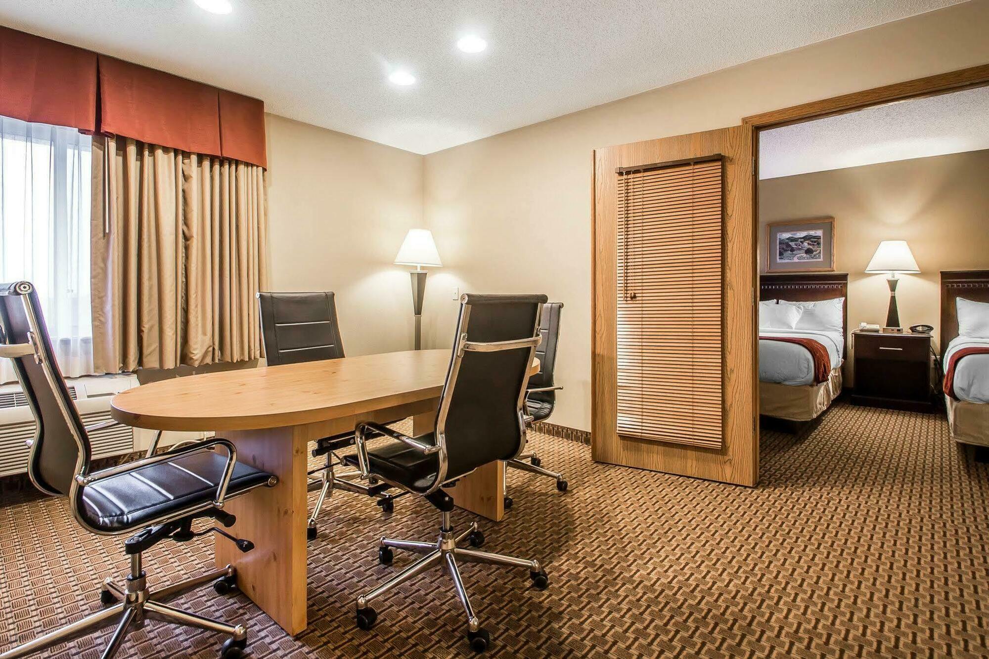Comfort Suites Wisconsin Dells Area Portage Bagian luar foto